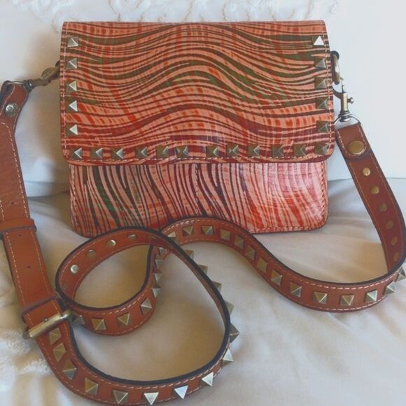 Patricia Nash Wavy Striped Hermosa Medium Crossbody-Pyramid Studded Strap - Picture 5 of 16